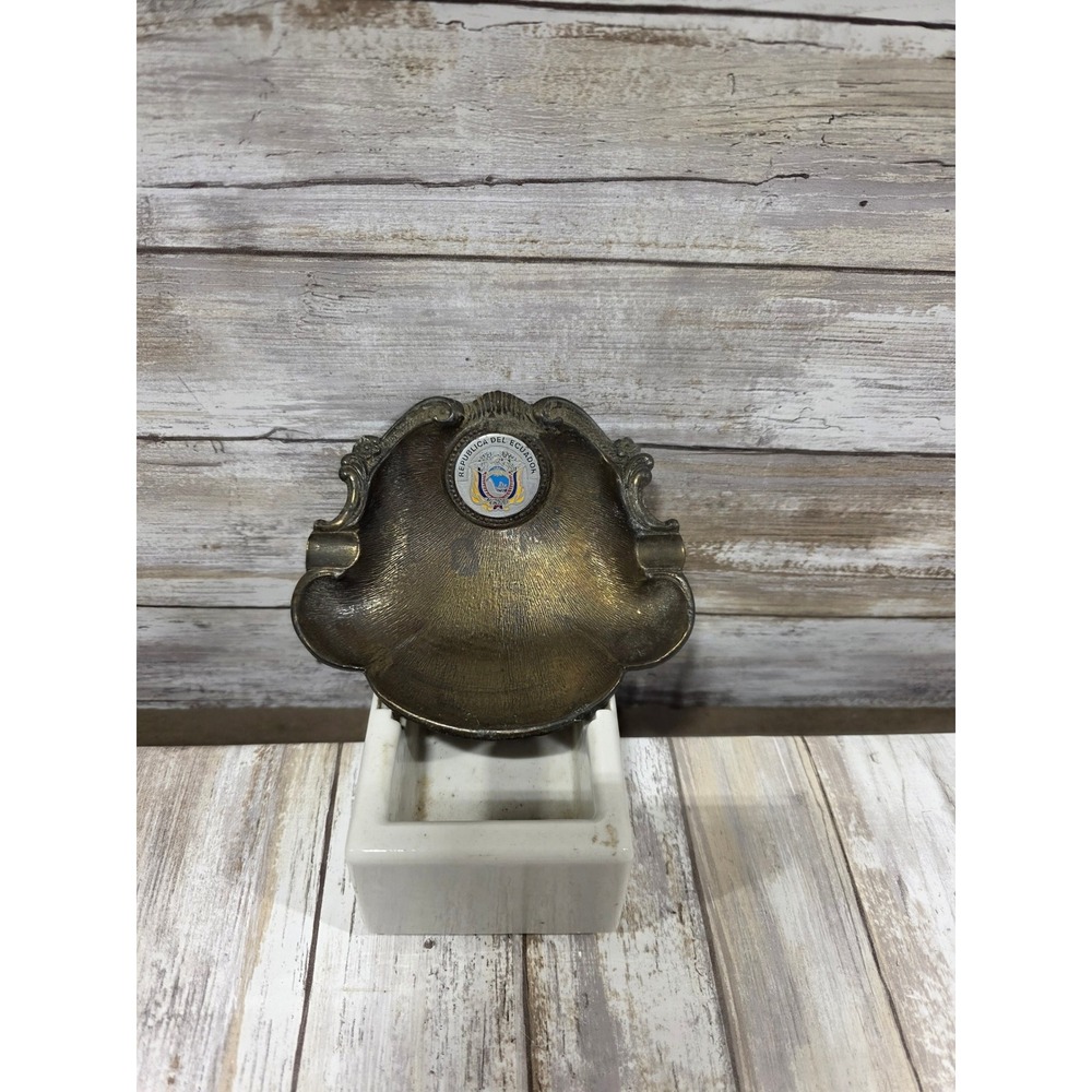 Vintage Republica Del‎ Ecuador Brass Shell Ashtray Enamel Crest Coat of Arms